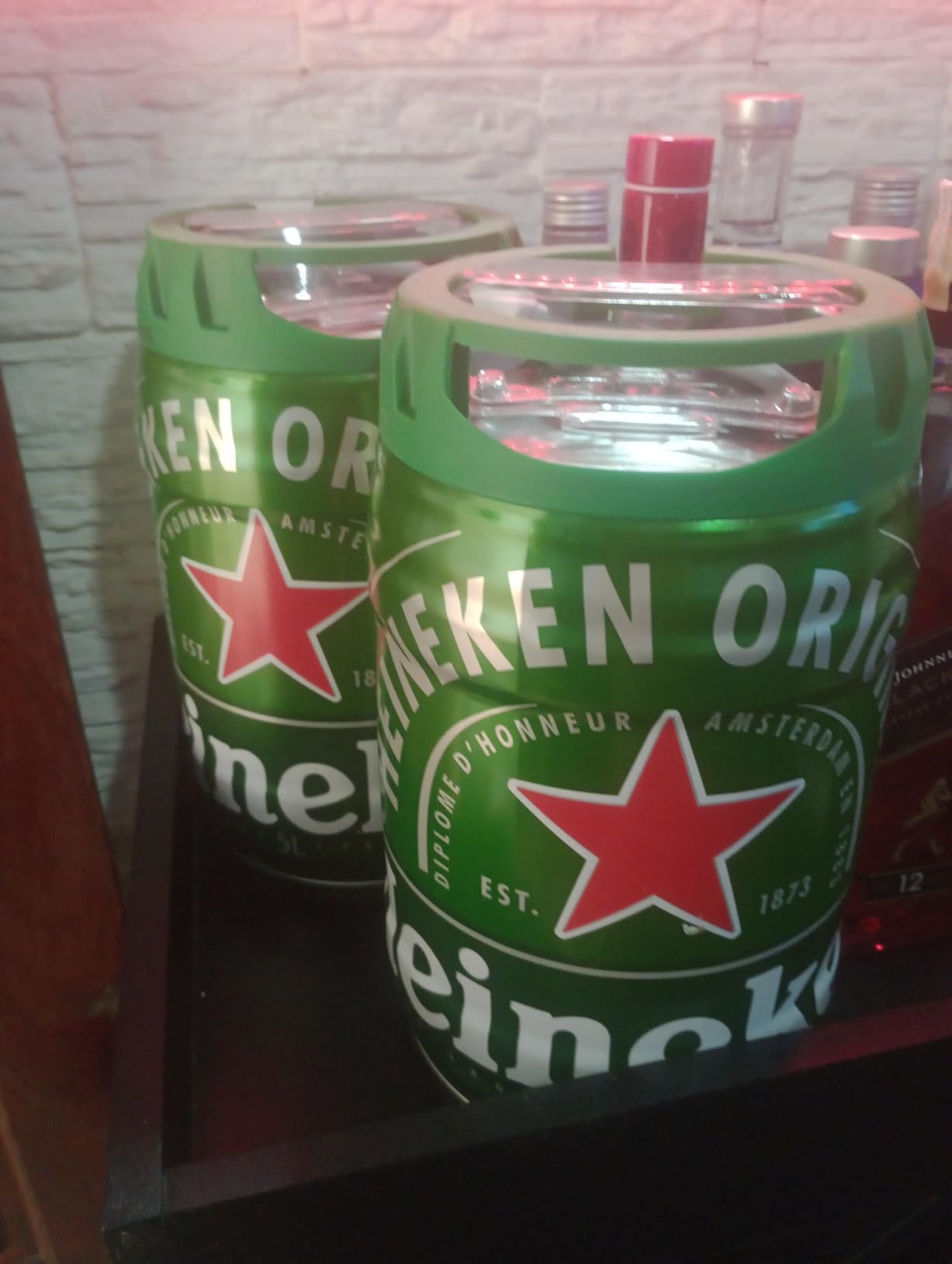 Barris Heineken no bar em casa